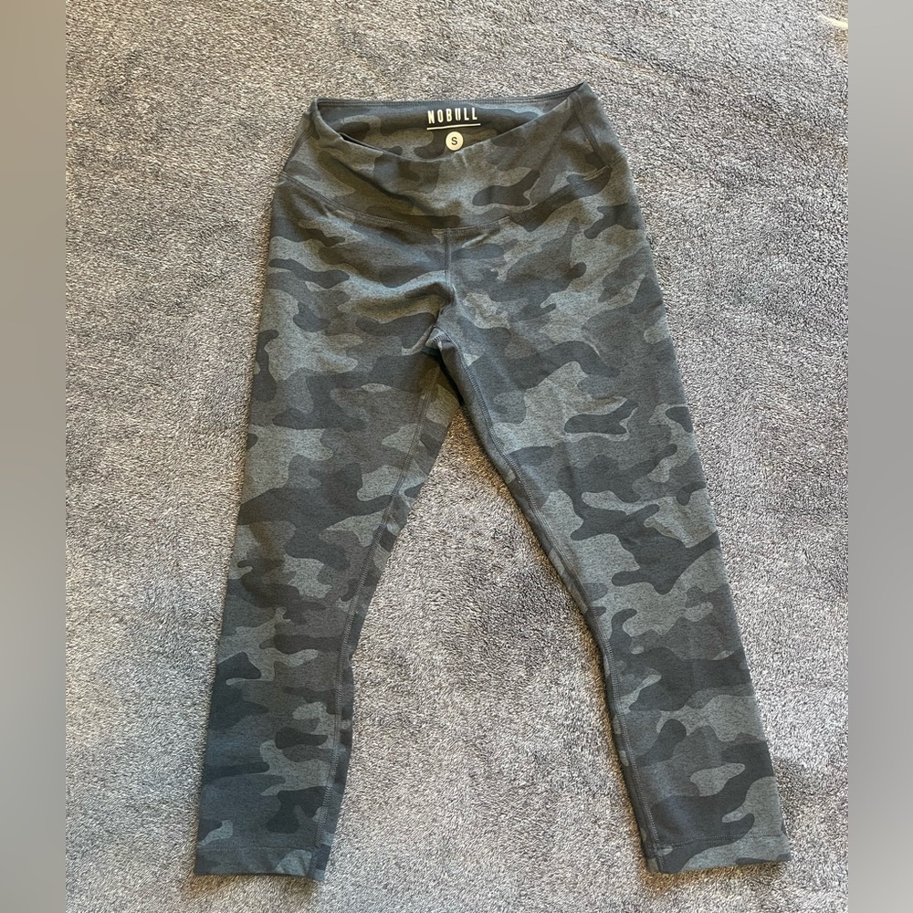 NoBull Gray Camo Leggings size small 21”